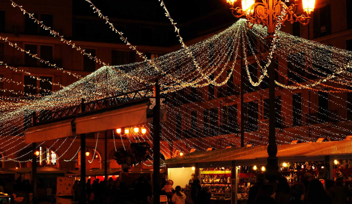 Plaça Major an Weihnachten